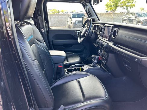 Used 2023 Jeep Wrangler Unlimited Rubicon 4xe w/ Steel Bumper Group AWD/4WD image 19