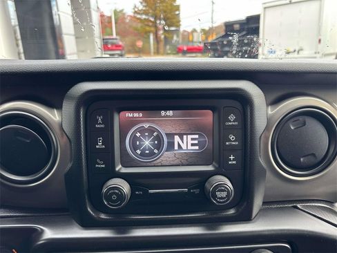 Used 2018 Jeep Wrangler Unlimited Sport image 23