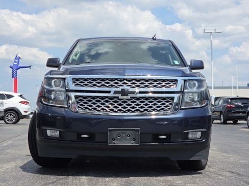 Used 2018 Chevrolet Suburban LT w/ LT Signature Package AWD/4WD image 11