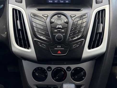 Used 2014 Ford Focus SE FWD image 20
