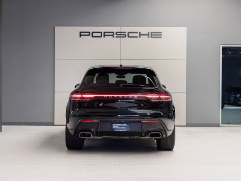 Certified 2023 Porsche Macan image 6
