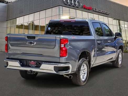 Used 2021 Chevrolet Silverado 1500 LT w/ Convenience Package II AWD/4WD image 4