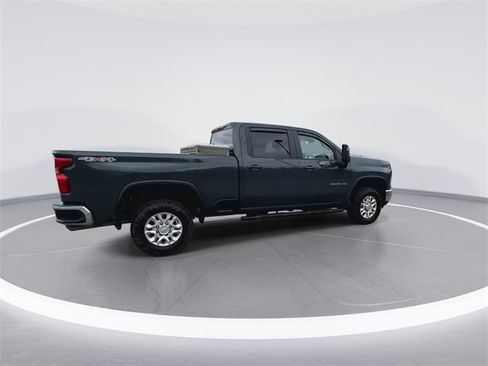 Used 2025 Chevrolet Silverado 2500 LT w/ Convenience Package image 12