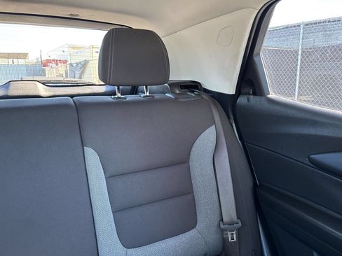 Used 2025 Chevrolet TrailBlazer LT FWD image 24
