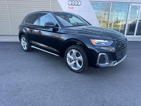 Used 2023 Audi Q5 2.0T Premium Plus w/ Premium Plus Package AWD/4WD image 2