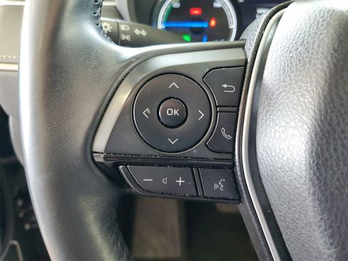 Used 2021 Toyota Venza XLE image 11