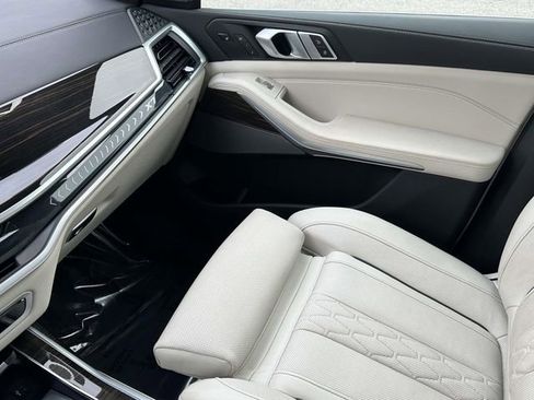 Certified 2024 BMW X7 xDrive40i w/ Executive Package image 41