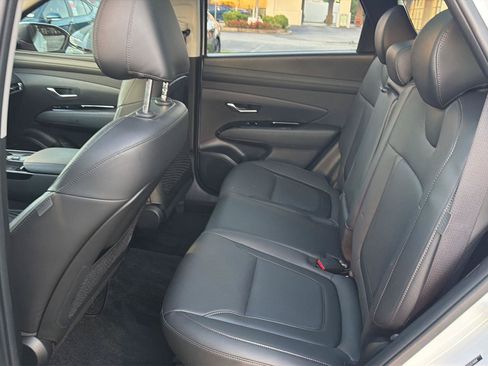 Used 2025 Hyundai Tucson Limited FWD image 11