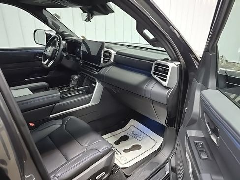 Used 2024 Toyota Sequoia Platinum AWD/4WD image 18
