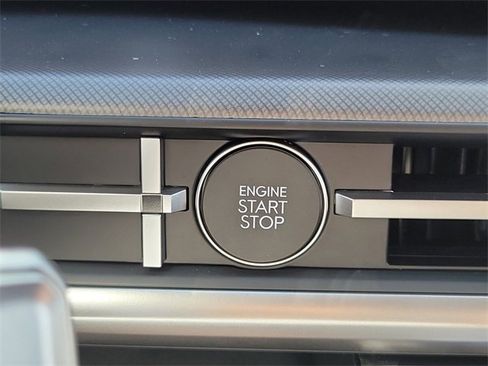 New 2026 Hyundai Santa Fe SE image 9