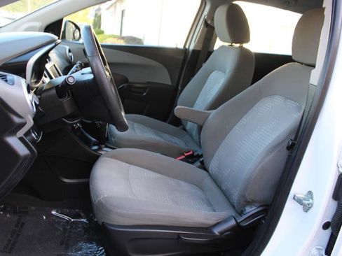 Used 2020 Chevrolet Sonic LT image 12