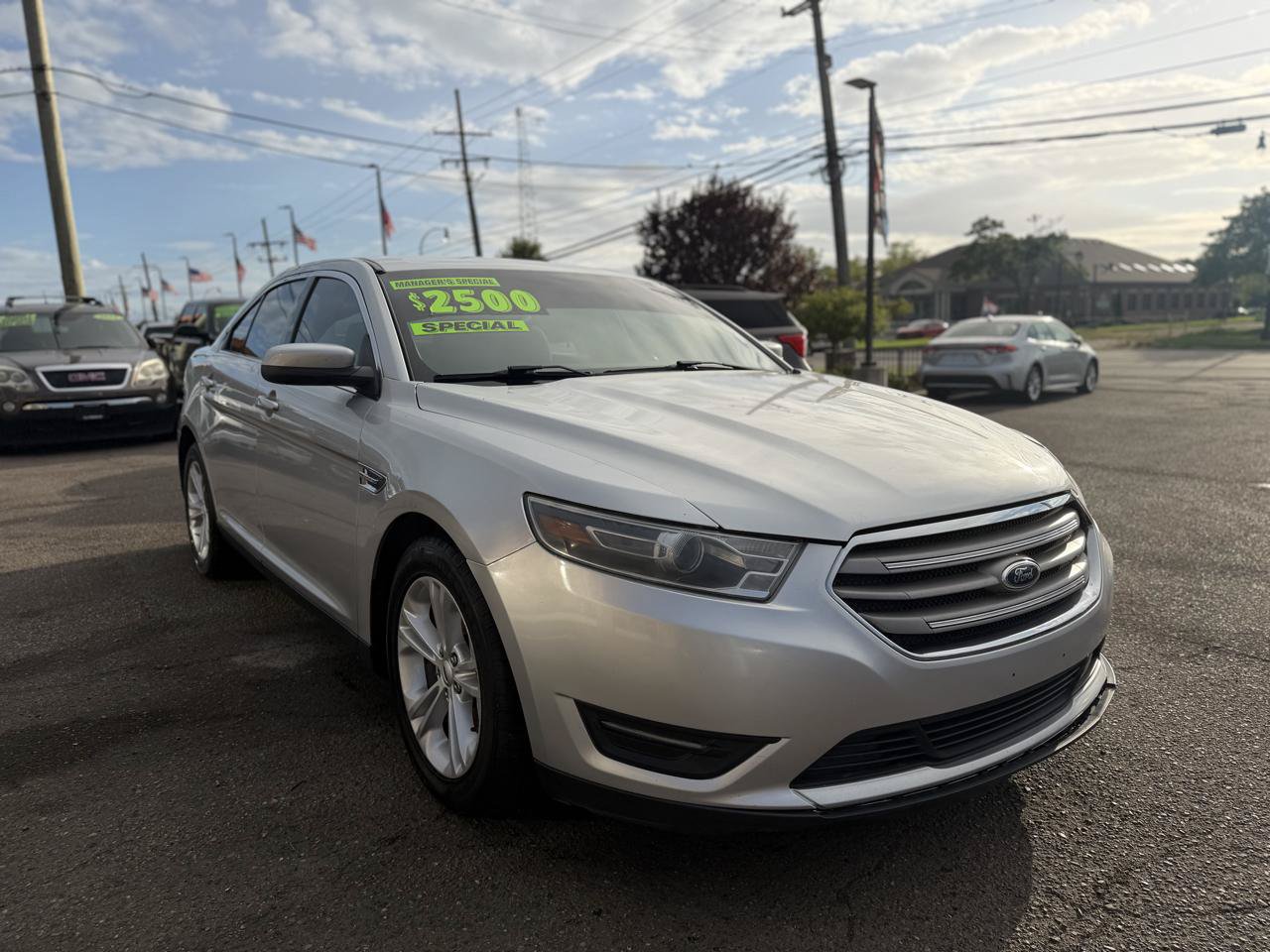 Used 2015 Ford Taurus SEL FWD image 5