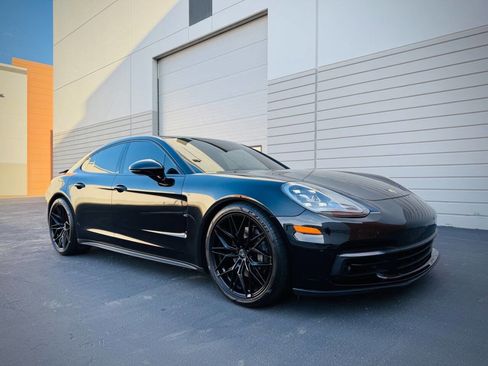 Used 2017 Porsche Panamera 4S image 10