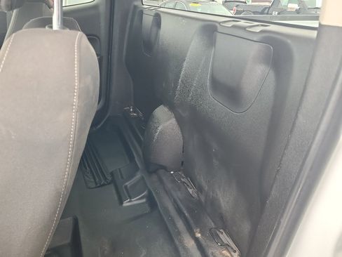 Used 2021 Chevrolet Colorado LT w/ Fleet Safety Package image 9