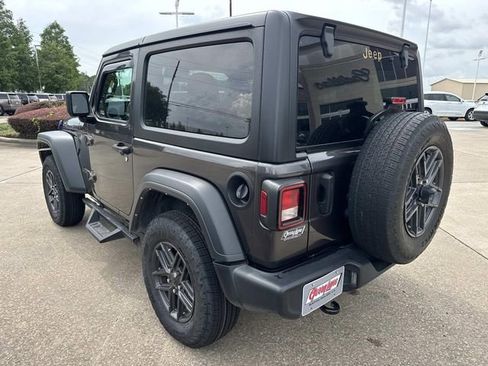 Used 2024 Jeep Wrangler Sport AWD/4WD image 7