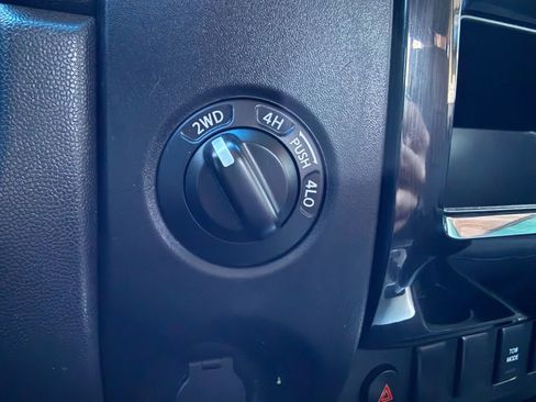 Used 2015 Nissan Titan SV w/ SV Value Truck Package image 17