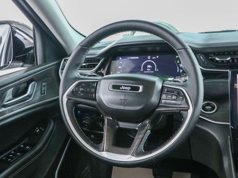 Used 2023 Jeep Grand Cherokee 4WD 4xe image 12