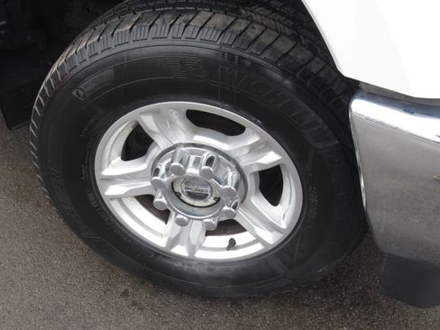 Used 2017 Ford F250 XLT image 4