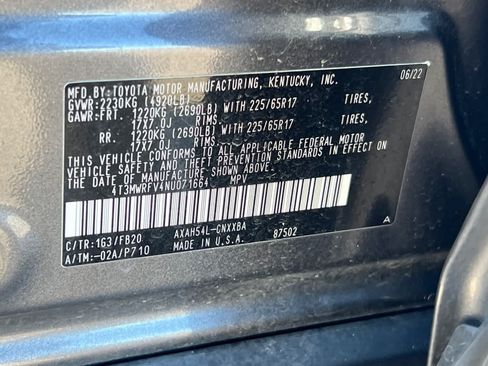 Used 2022 Toyota RAV4 LE AWD/4WD image 33