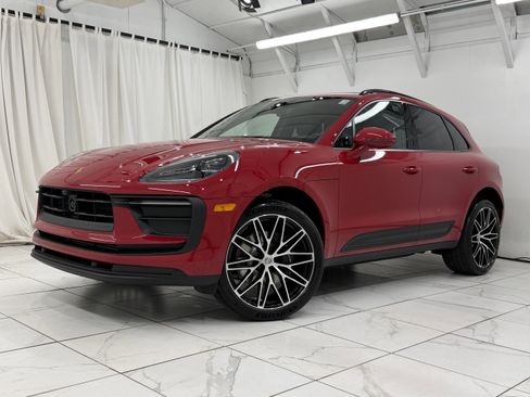 New 2026 Porsche Macan image 1