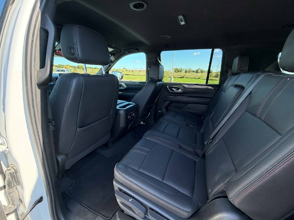 Used 2023 Chevrolet Suburban RST AWD/4WD image 17