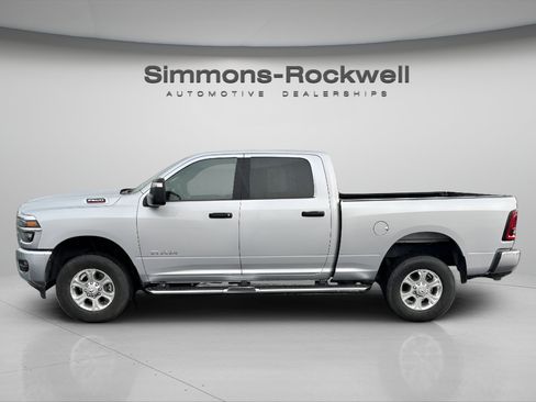 Used 2026 RAM 2500 Big Horn AWD/4WD image 2