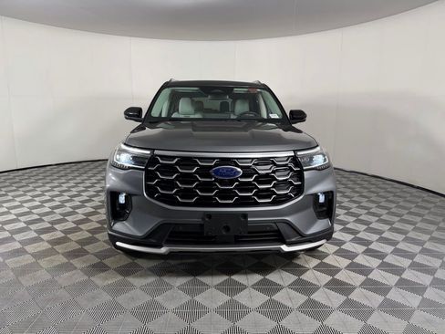 Used 2025 Ford Explorer Platinum w/ Ultimate Package image 10