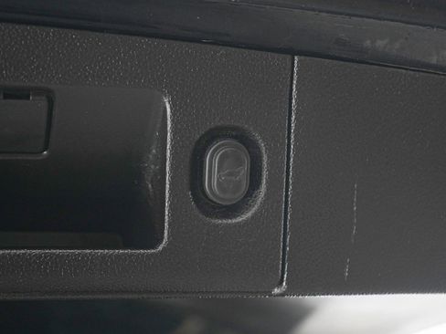 Used 2018 Cadillac Escalade Luxury AWD/4WD image 21
