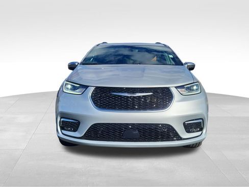 New 2026 Chrysler Pacifica Pinnacle w/ Trailer Tow Group image 2