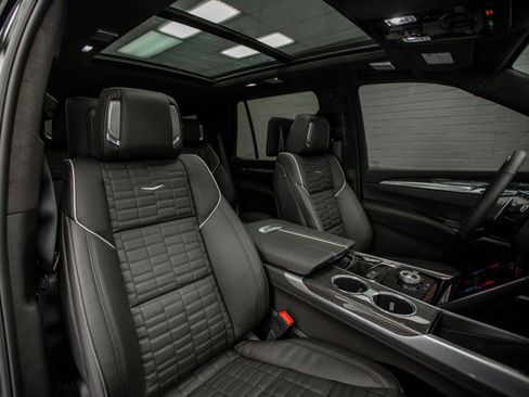 Used 2025 Cadillac Escalade V image 36