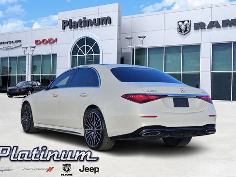 Used 2022 Mercedes-Benz S 500 4MATIC image 4