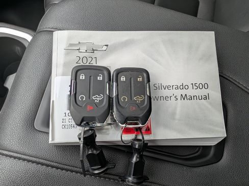 Used 2021 Chevrolet Silverado 1500 LT Trail Boss w/ Convenience Package II image 37