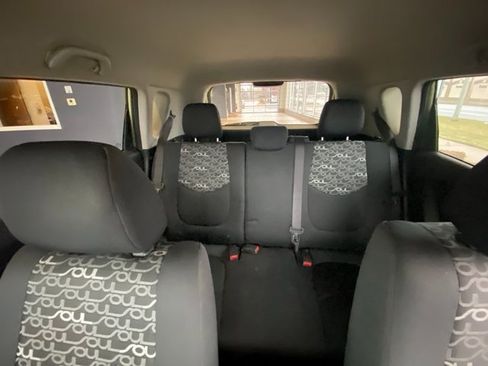 Used 2011 Kia Soul + image 18