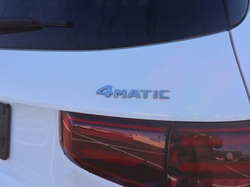New 2026 Mercedes-Benz GLB 250 4MATIC image 8