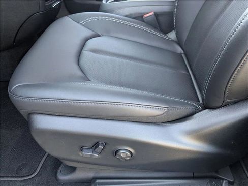 New 2026 Chrysler Pacifica Select image 4