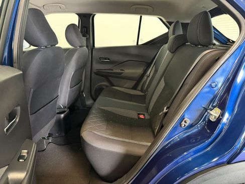 Used 2018 Nissan Kicks SV FWD image 21