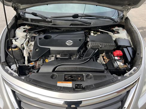 Used 2015 Nissan Altima 2.5 SV w/ Convenience Package image 11