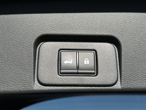 Certified 2025 Nissan Rogue SL w/ SL Premium Package AWD/4WD image 19
