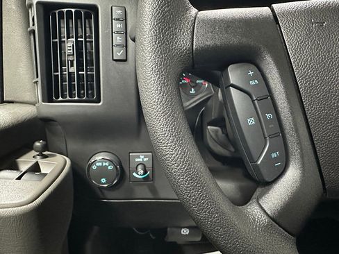 Used 2025 Chevrolet Express 3500 LT w/ LT Preferred Equipment Group image 18