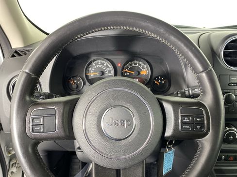 Used 2016 Jeep Patriot High Altitude image 21