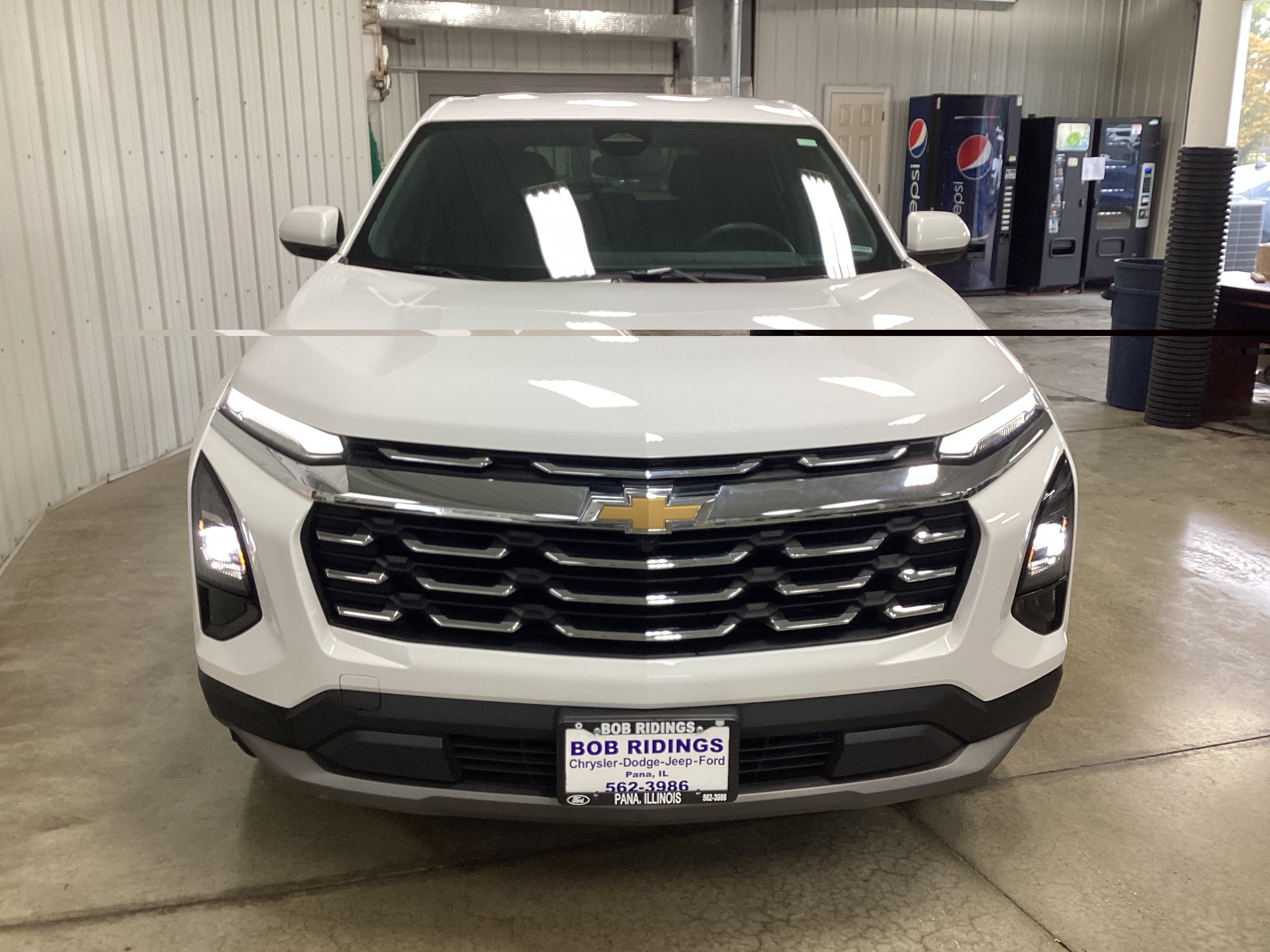 Used 2026 Chevrolet Equinox LT AWD/4WD image 8