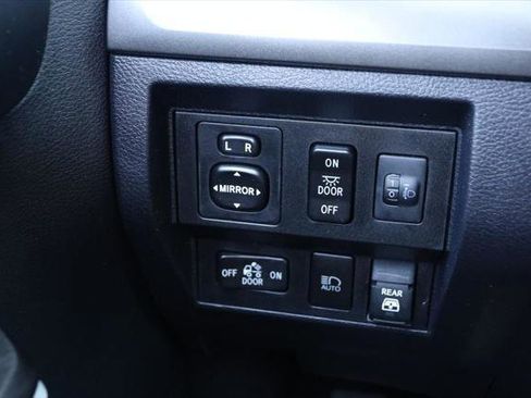 Certified 2021 Toyota Tundra SR5 AWD/4WD image 18