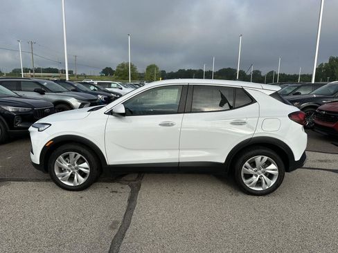 Used 2025 Buick Encore GX Preferred FWD image 2