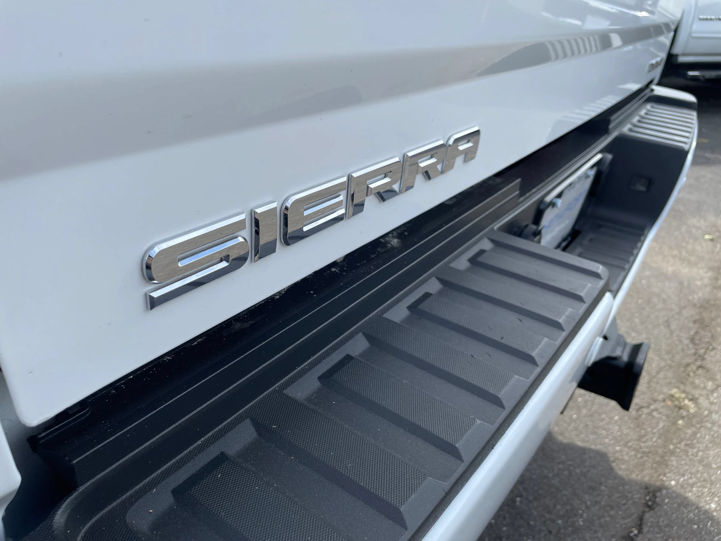 Used 2015 GMC Sierra 3500 Denali w/ Duramax Plus Package AWD/4WD image 32