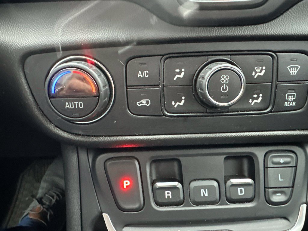 Used 2020 GMC Terrain SLT AWD/4WD image 18