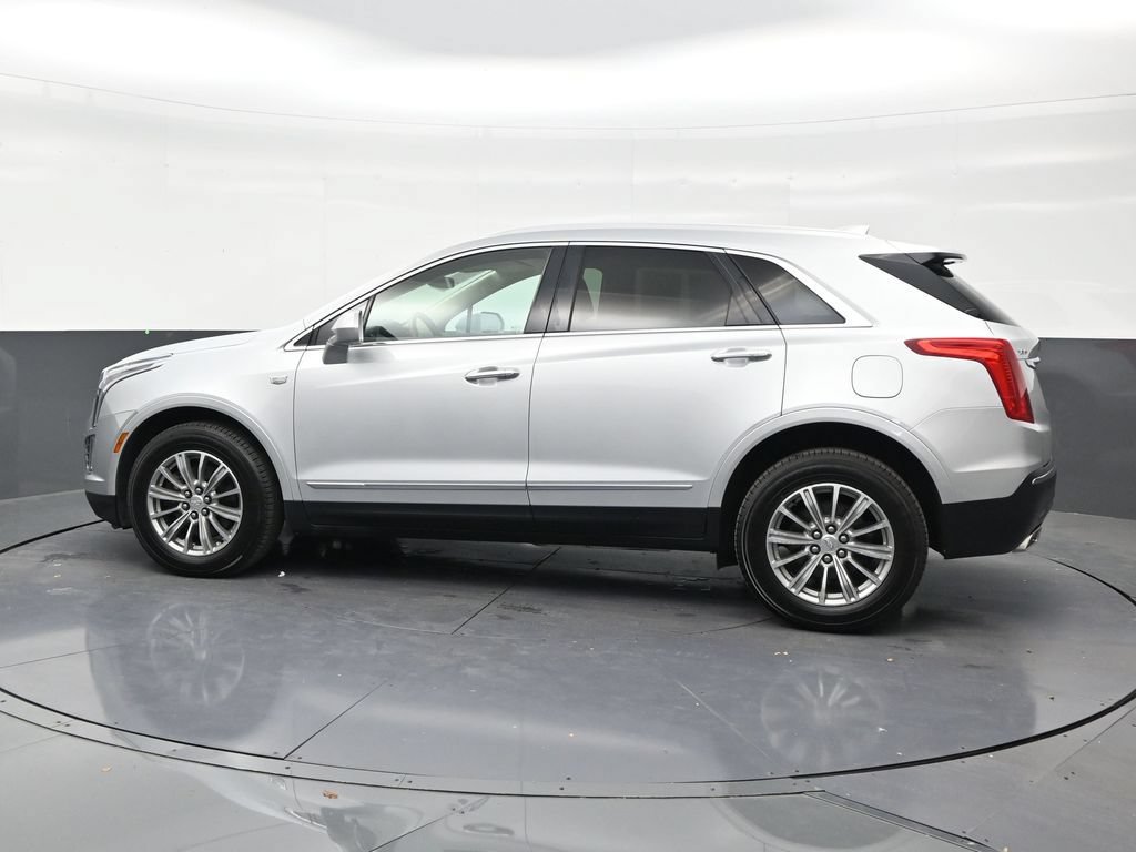 Used 2017 Cadillac XT5 Luxury w/ Driver Awareness Package FWD image 2