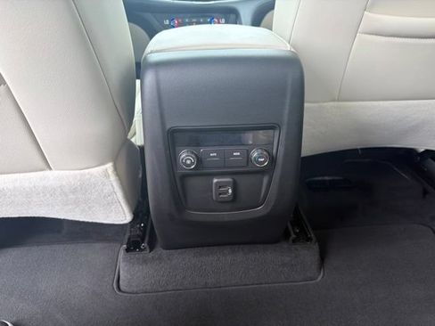 Used 2023 Buick Enclave Essence FWD image 32