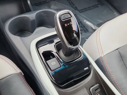 Used 2021 Chevrolet Bolt Premier w/ Infotainment Package image 12