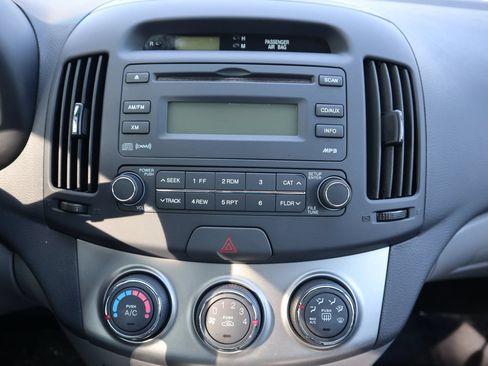 Used 2010 Hyundai Elantra GLS FWD image 20