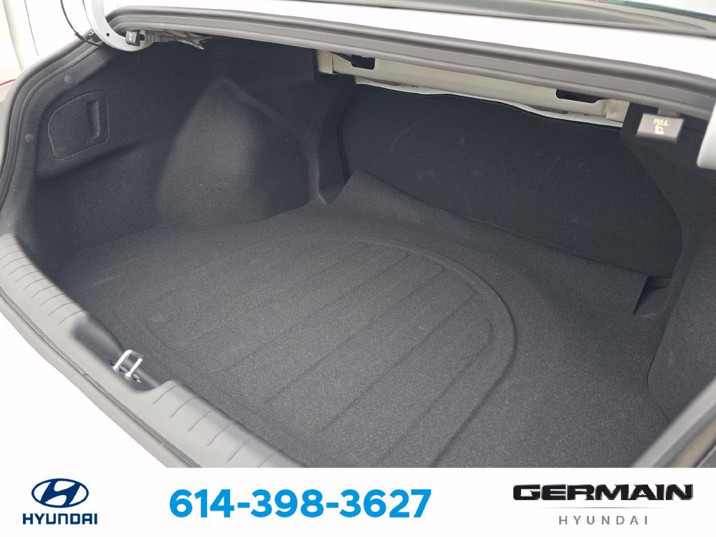 Certified 2026 Hyundai Elantra SE FWD image 21